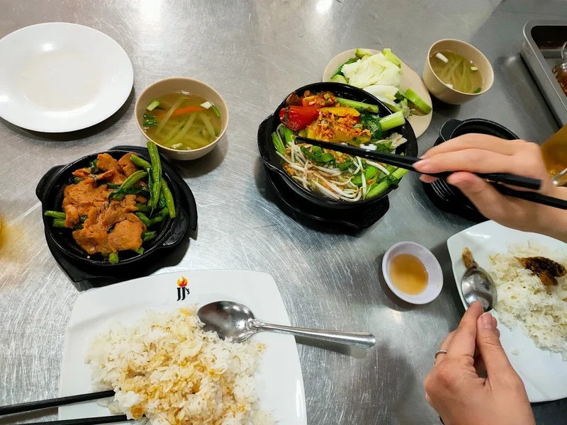 Cơm Văn Phòng Bếp Việt Quận 7