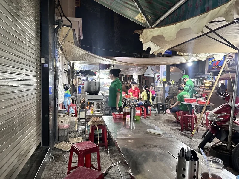 Cơm tấm Tài 476 Nguyễn Tri Phương (Tai Broken Rice Restaurant)