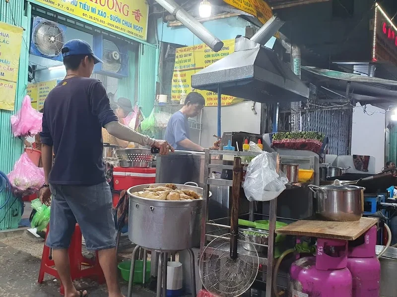 Quán Cơm Gà Xối Mỡ & Mì Xào Thiên Hương