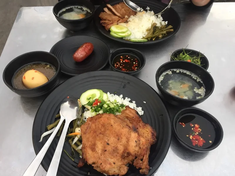 Cơm Tấm Quỳnh - Cơm Tấm Cây Xăng