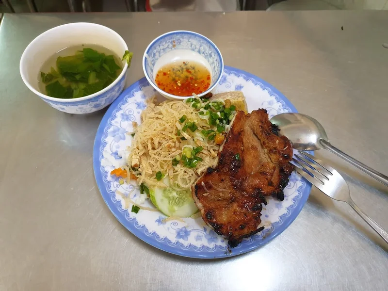 Quán Cơm Tấm 236