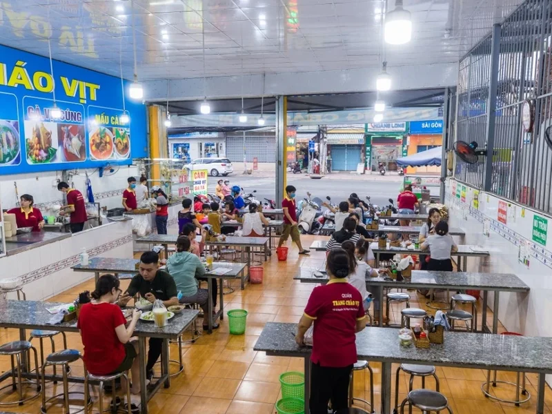 Quán cháo vịt - Trang