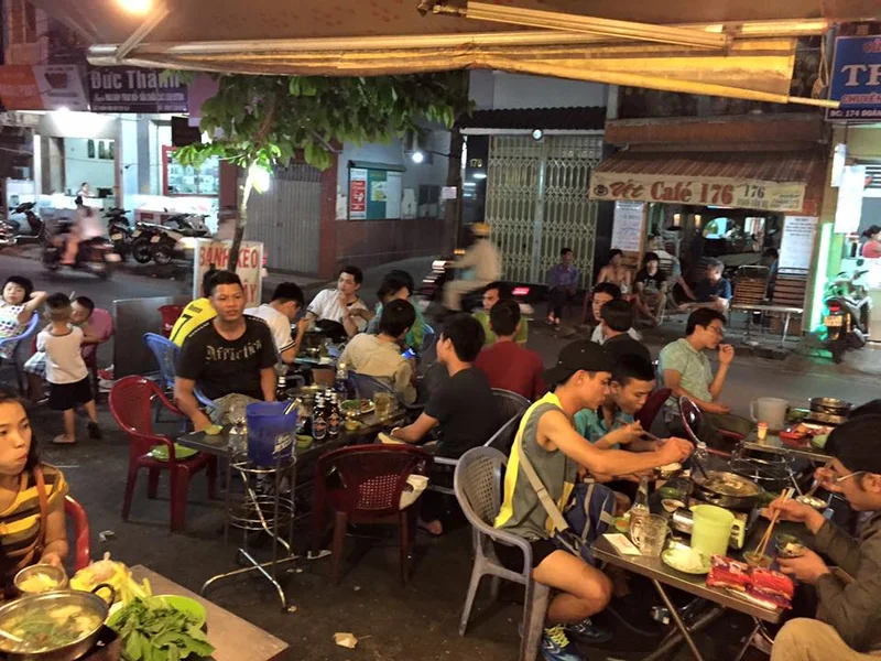 Lẩu bò Khu Nhà Cháy