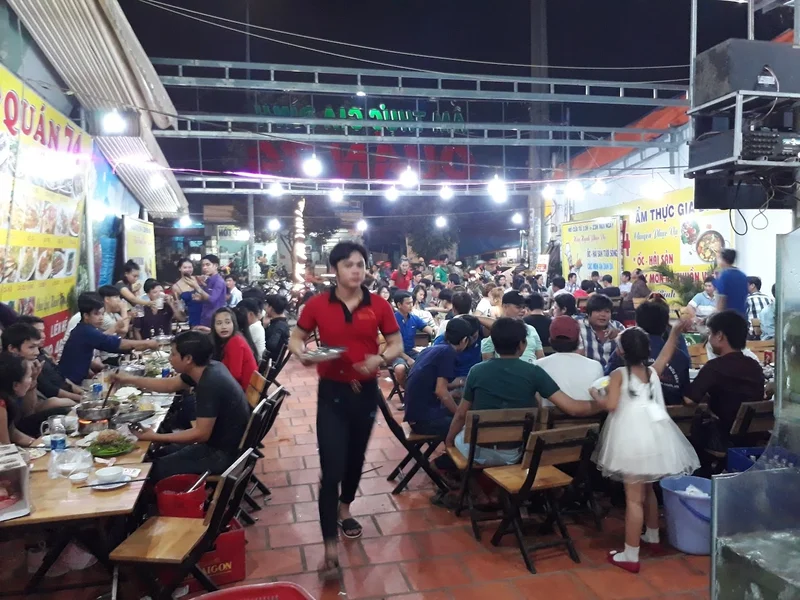 Quán Ăn Gia Đình 74
