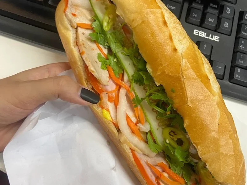 Bánh Mì Lan Mi
