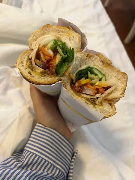 Bánh Mì Lan Mi