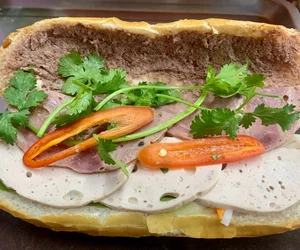 quán bánh mì tại Quận 5