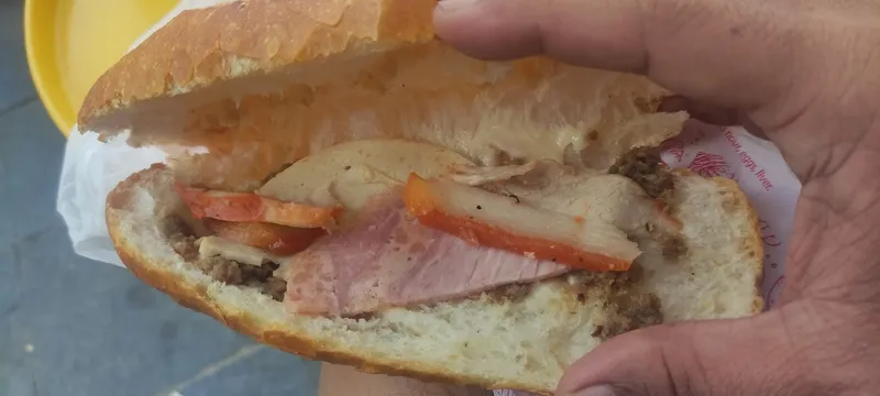 Bánh Mì Huỳnh Gia