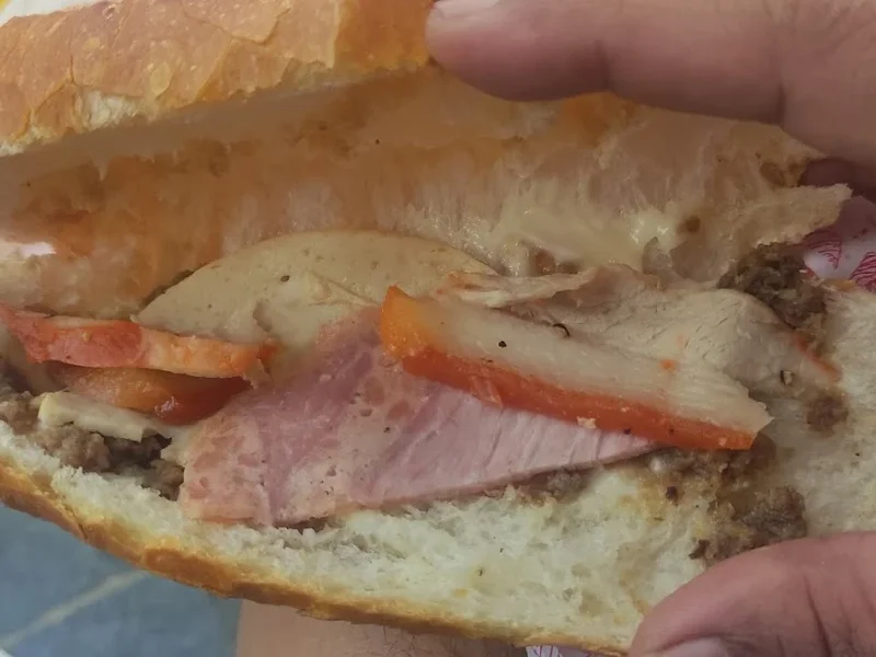 Bánh Mì Huỳnh Gia