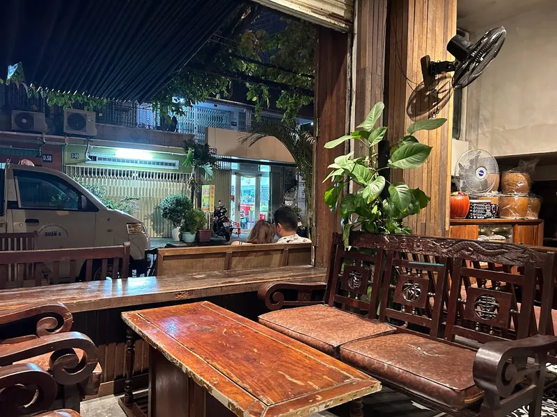 Tiệm Cafe Sài Gòn Xưa