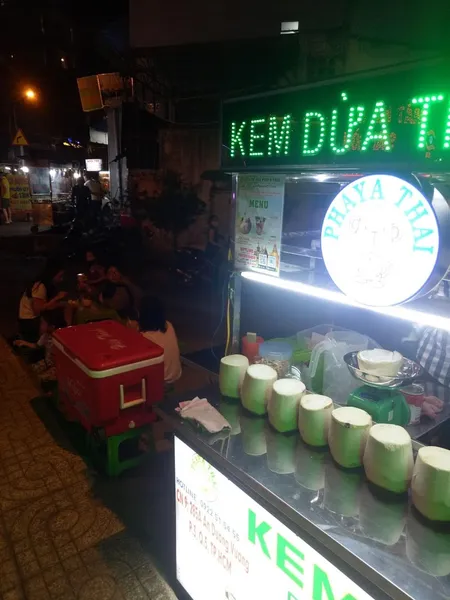 quán kem dừa Phaya Thái