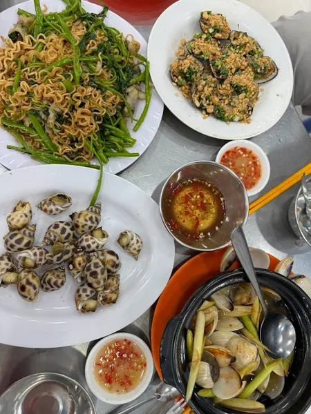 Quán Ốc Xuân Hón