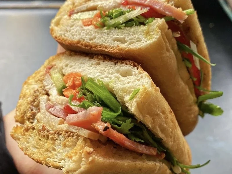 Tiệm bánh mì Hùng Dung Hà Nội