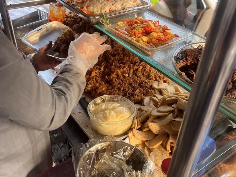 Tiệm Bánh Mì Hồng Vân 2