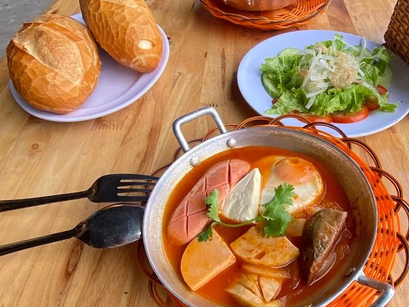 Bánh Mì Chảo Cô Ba