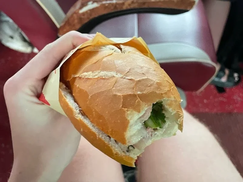 Bánh Mì Thu Trang