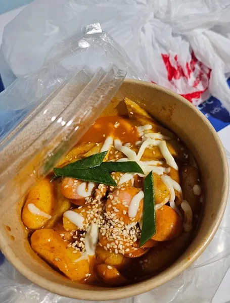 HTV Quán - Tokbokki - Mì Trộn -Gà Rán - Tôn Đản