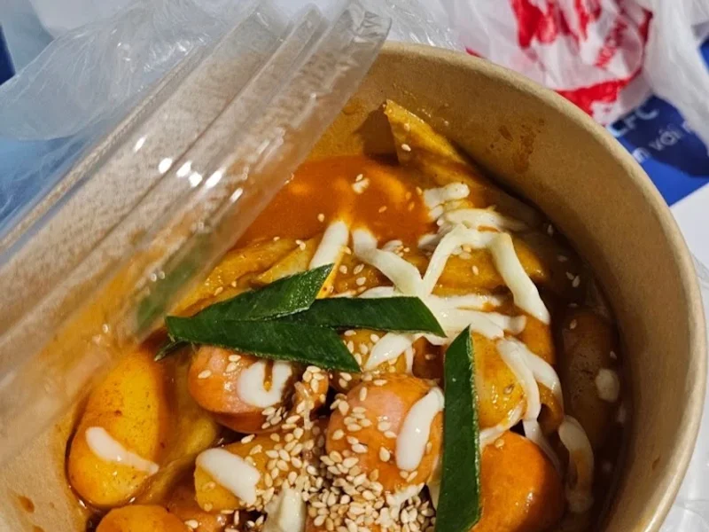 HTV Quán - Tokbokki - Mì Trộn -Gà Rán - Tôn Đản