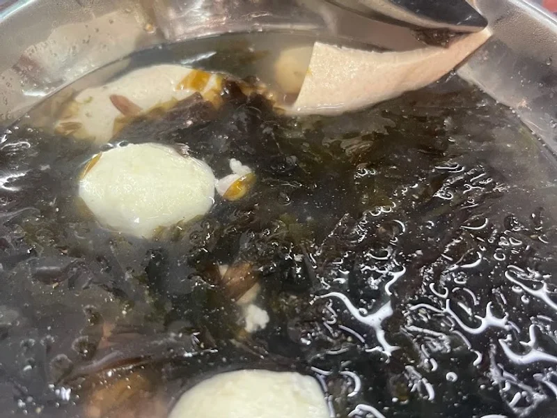 Cơm Gà Lão Hương Thân