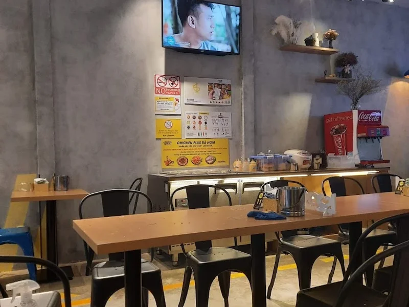 Chicken Plus Bà Hom