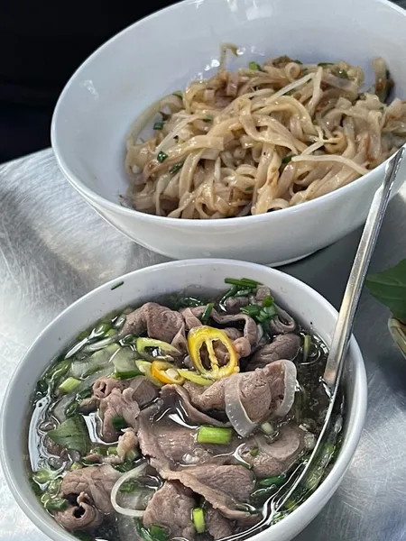 Phở Năm Ơi! Phở Trộn Bắp Hoa