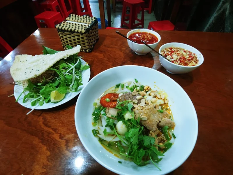 Quán Mì Quảng Bà Tám