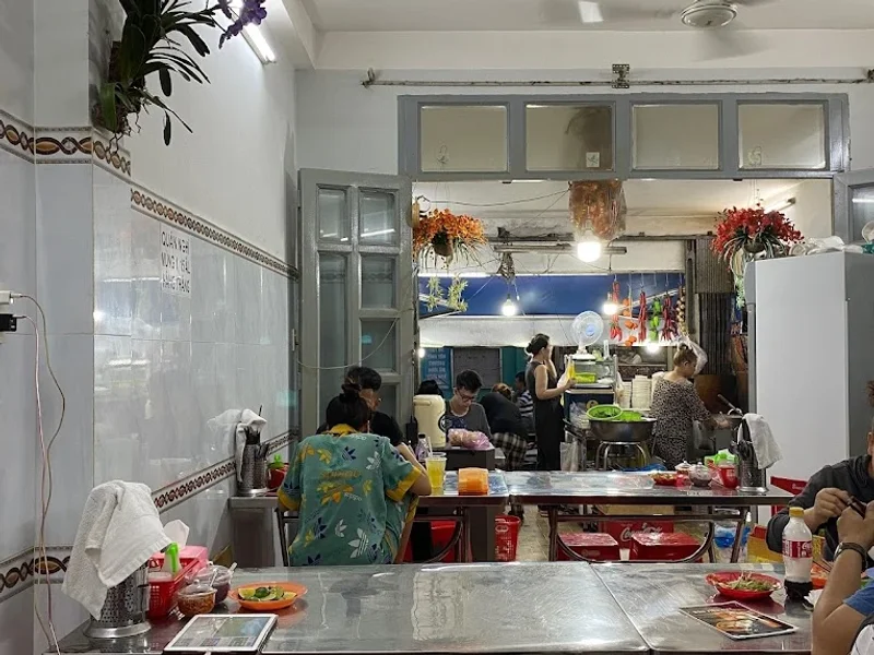 Cô Thu Bún Riêu Cua