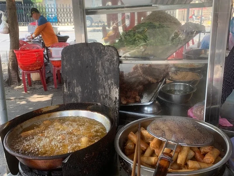 Bún Thịt Nướng Huệ