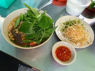 Top 16 quán bún chả tại Quận 11