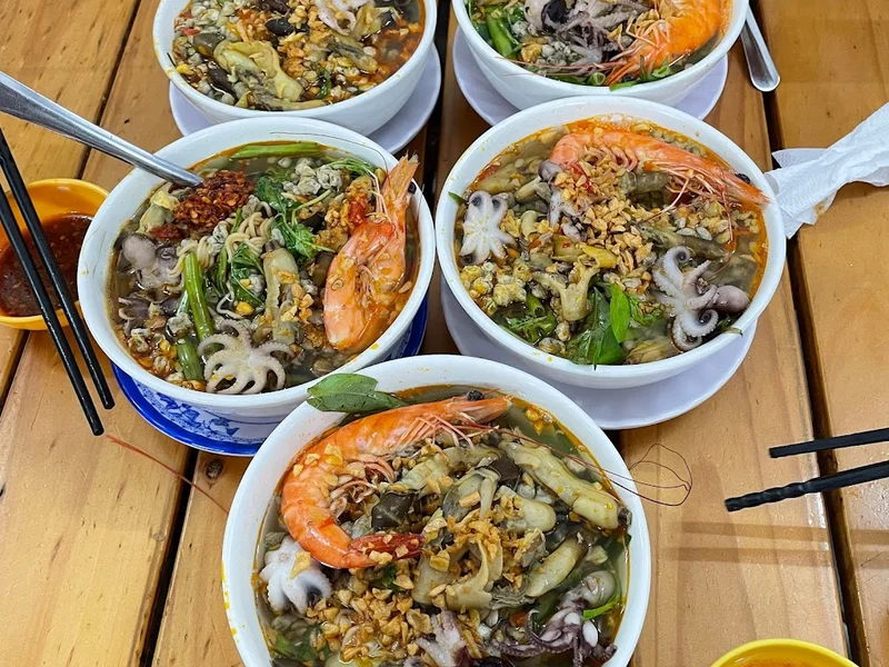 Mì Ốc Hến Dì Lan