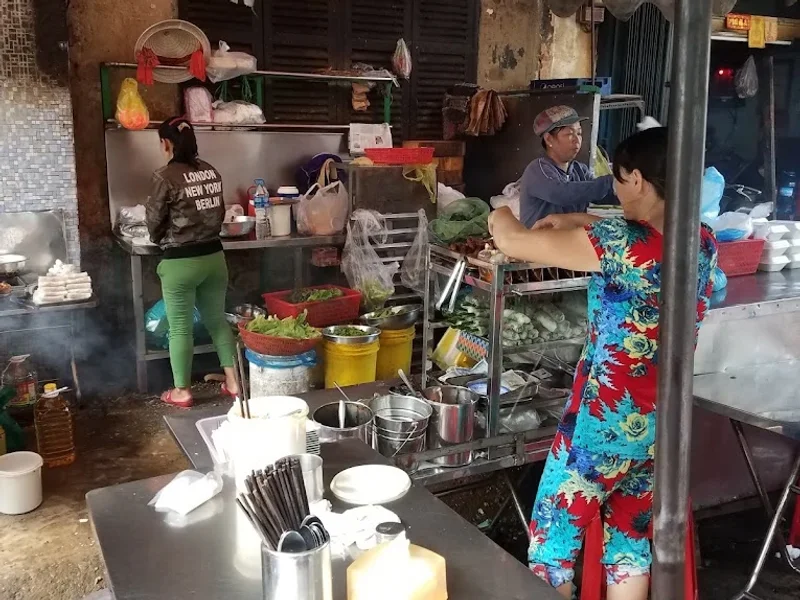 Khu ăn uống chợ Thủ Đô