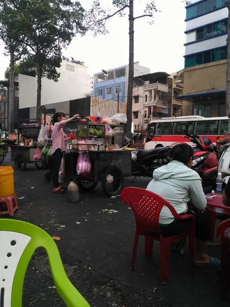 Khu ăn vặt Đại Học Sư Phạm