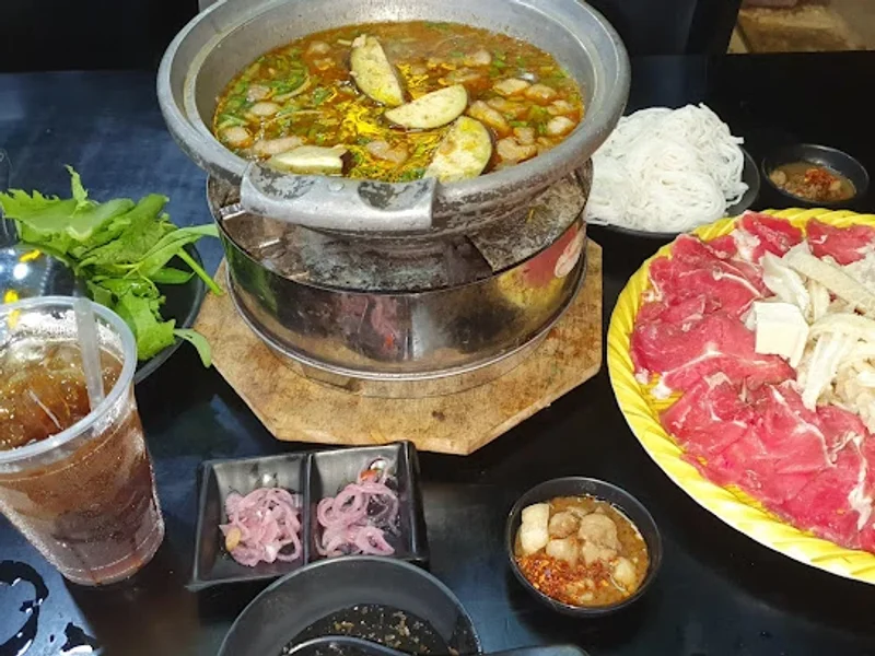 Bún Bò Thố Đá Bếp Ông Lập - Trần Phú