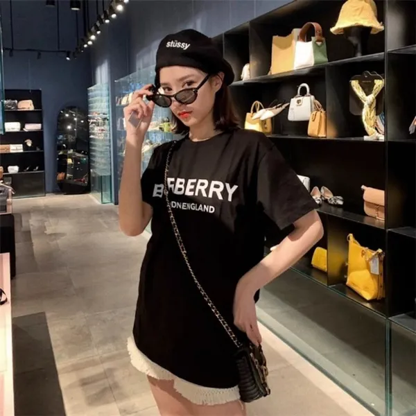 Cửa hàng quần áo Unisex tại Quận 4