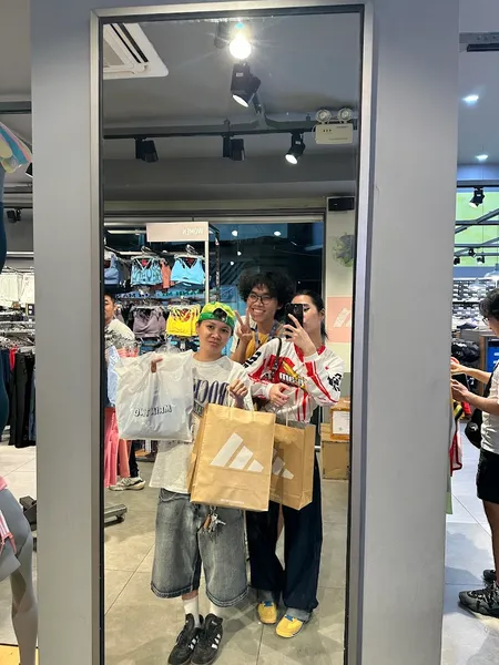 Adidas Factory Outlet Bình Thới
