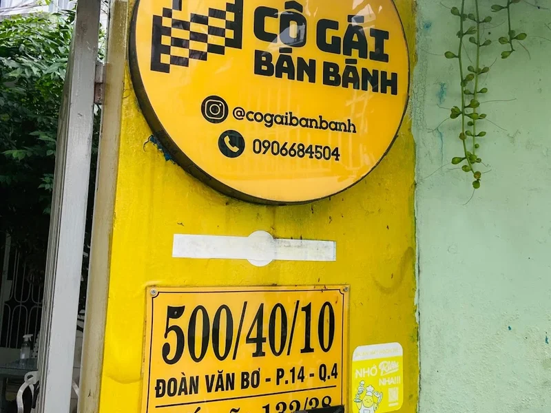 Cô Gái Bán Bánh