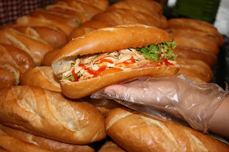 Bánh mì Út Thương - Ut Thuong ' s Vietnamese Bread