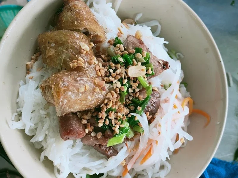 Bún thịt nướng ngon Ngọc Dung
