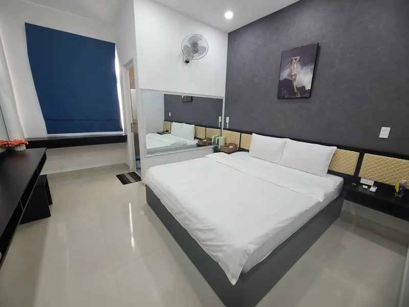 HOTEL HƯNG PHÚ