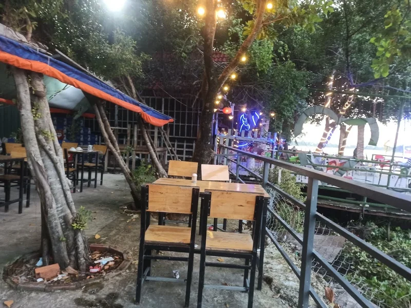 Quán ăn gia đình Bờ Sông