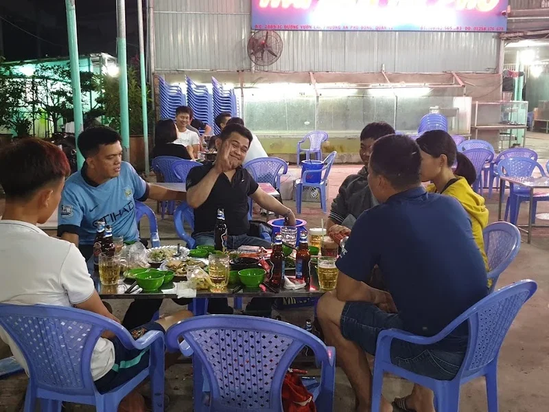 Quán Ăn Hải Sản Hè Phố