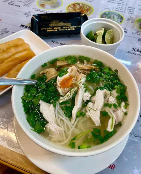 Phở Gà Sướng