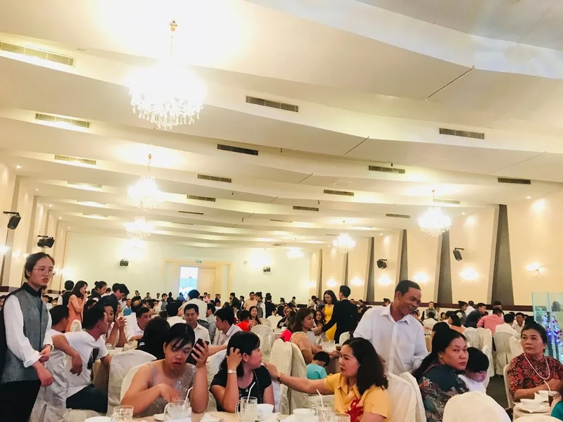 Nhà Hàng Đông Phương - 285 Nguyễn Văn Quá