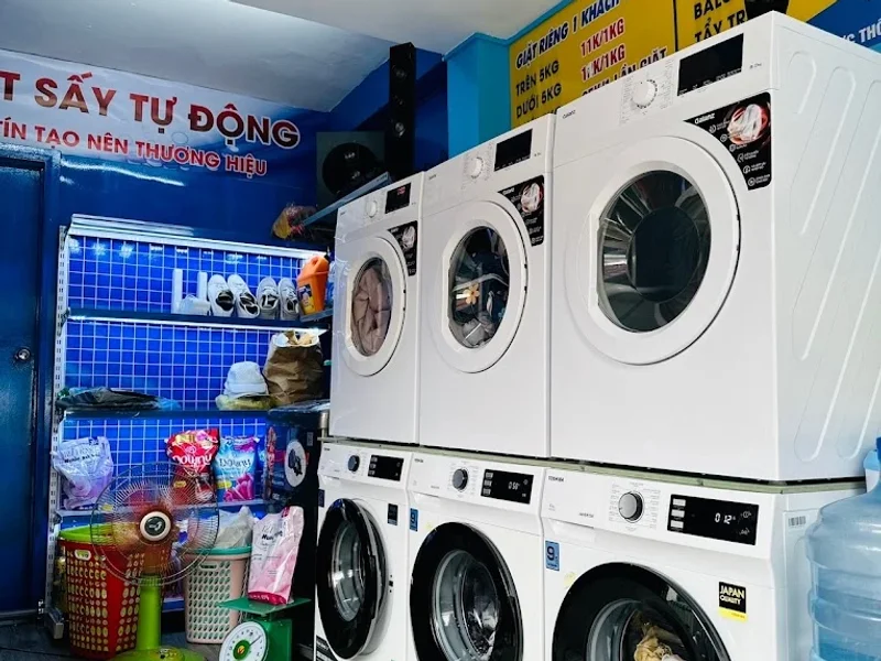 Cửa hàng giặt sấy, giặt giầy, cà phê ,hương lan