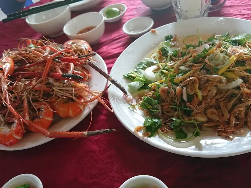 Quán ăn Năm Lợi