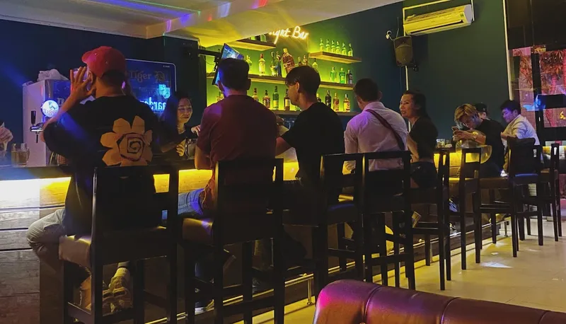 NIGHT BAR