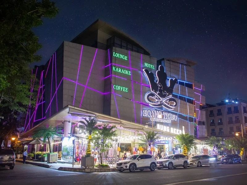 Nhà Hàng - Coffee & Karaoke Hoàng Triều Entertainment