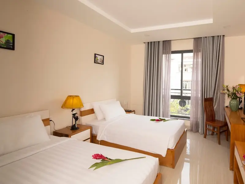 Sunshine Luxury Hotel Phú Mỹ Hưng (Miễn phí xe đưa đón triển lãm tại SECC & Bệnh viện FV - Tâm Đức)