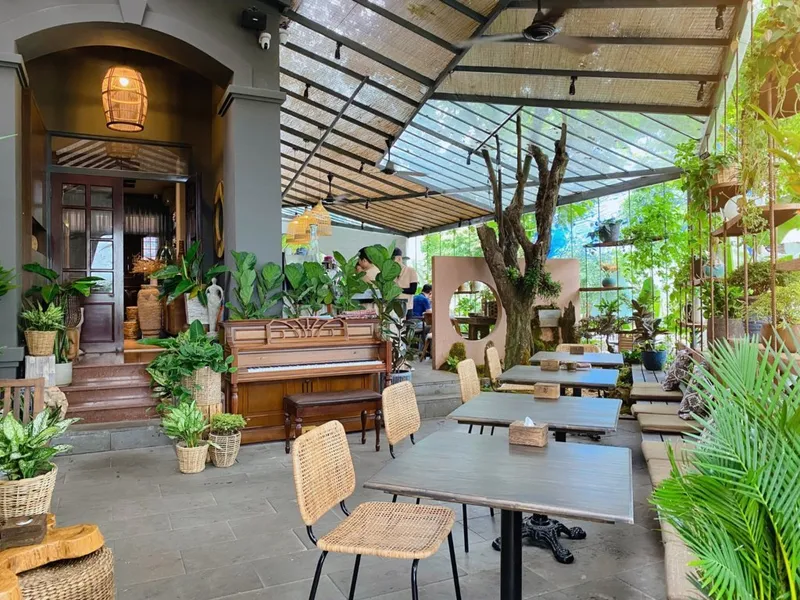 Chạm Bistro Garden