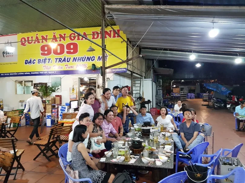 Quán ăn 909